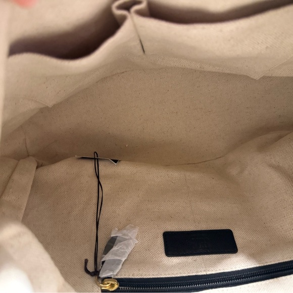 Frye Hobo Bag. NWT - Picture 3 of 10